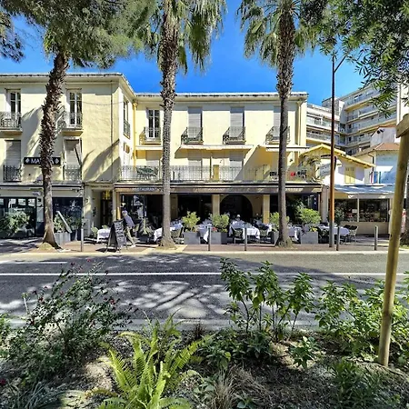 Au Coeur De Juan-les-pins, Magnifique Appartement, Clim, 30m De La