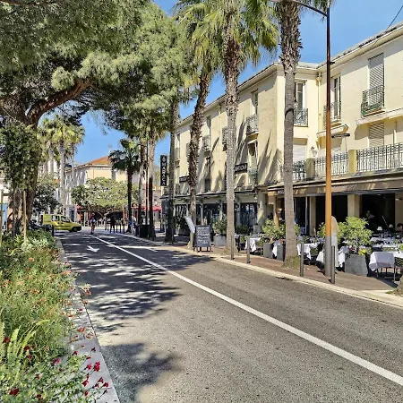 Appartement Au Coeur De Juan-les-pins, Magnifique Appartement, Clim, 30m De La