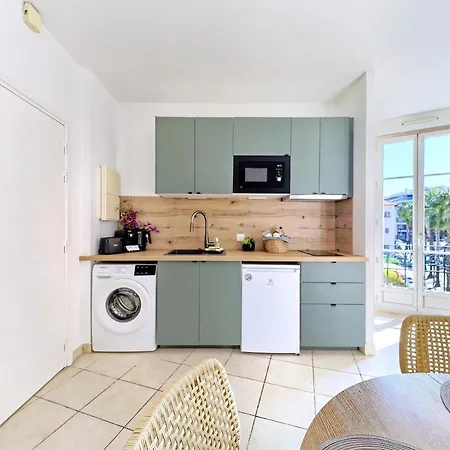 Au Coeur De Juan-les-pins, Magnifique Appartement, Clim, 30m De La